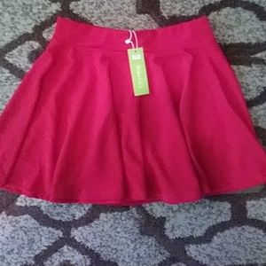 💋XL Red Stretchy Flowy Skirt💋
